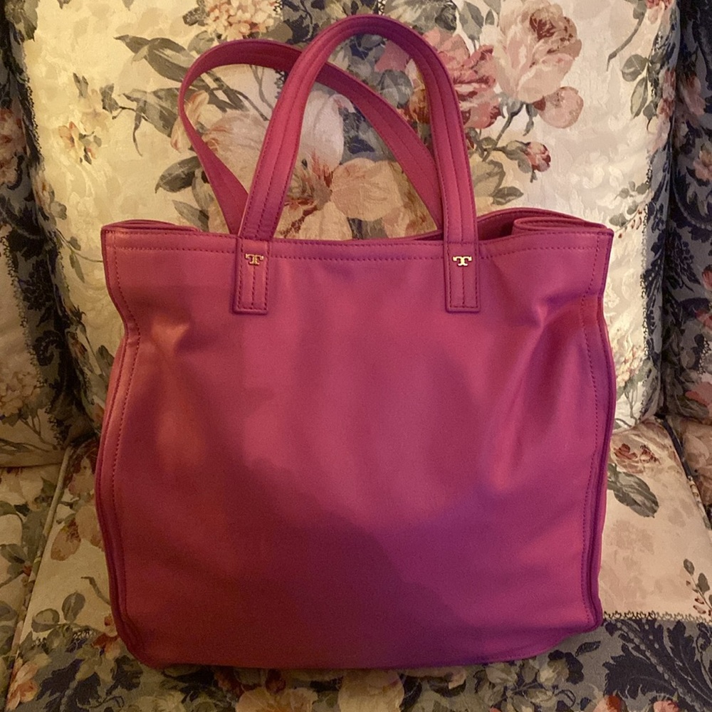 TORY BURCH LG LEATHER TOTE BARBIE PINK 16” Deep x 15”Wide. NWOT - Picture 1 of 13